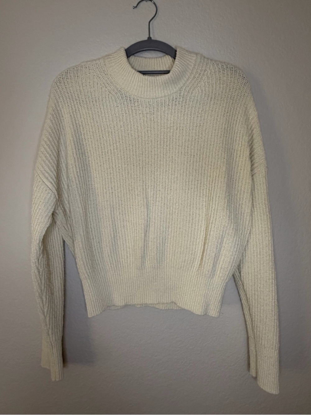 Abercrombie & Fitch Cream Chunky Knit Cropped Sweater XS